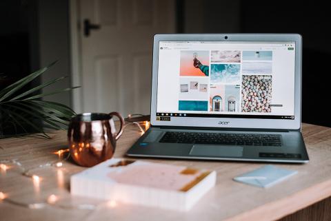 Jak zrobić zdjęcie do dokumentu bez wychodzenia z domu?