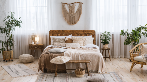 Mieszkanie w stylu boho z jesiennymi dekoracjami