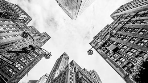 Pierwsze kroki w street photo. Odkrywanie magii ulicznej fotografii